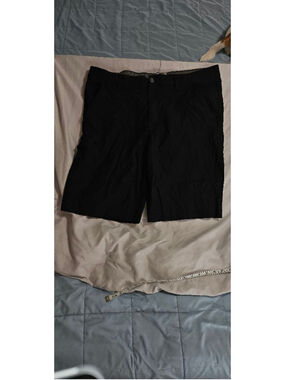 Weatherproof mens Black Cargo Shorts Waist 40. GUC